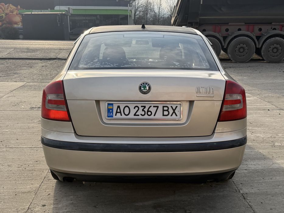 Skoda Octavia A-5 ( 1.6 MPI )