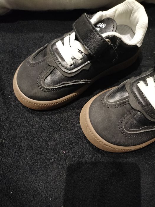 Sneakersy chłopięce 28