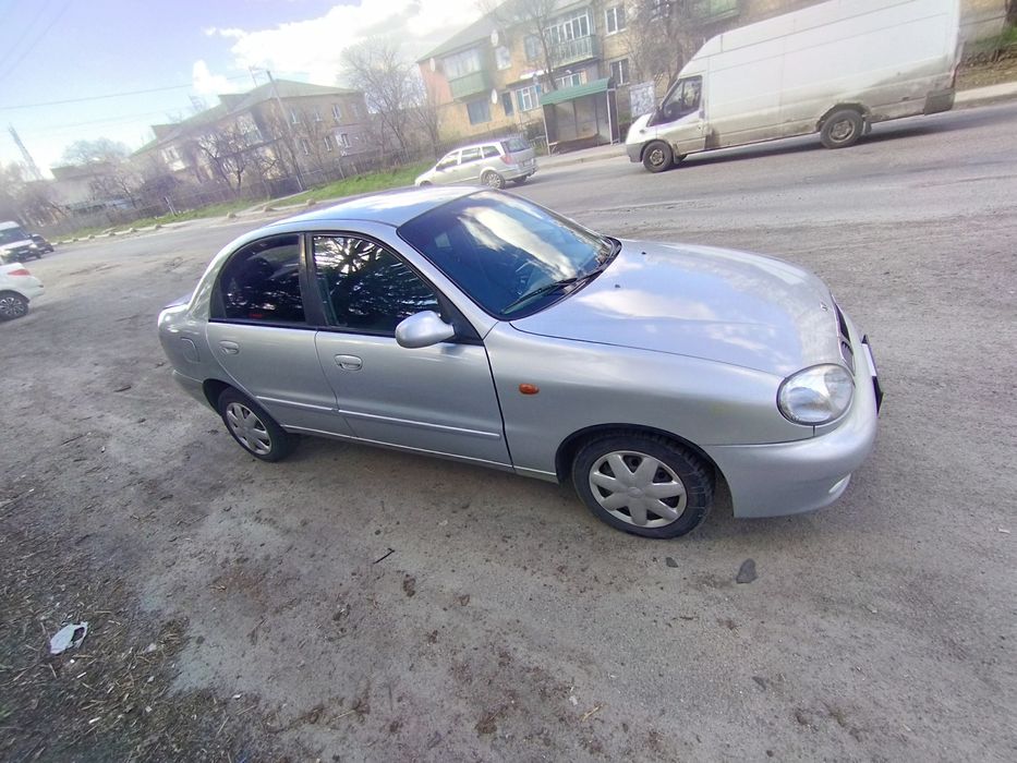 Продам автомобіль Daewoo Lanos 1.5