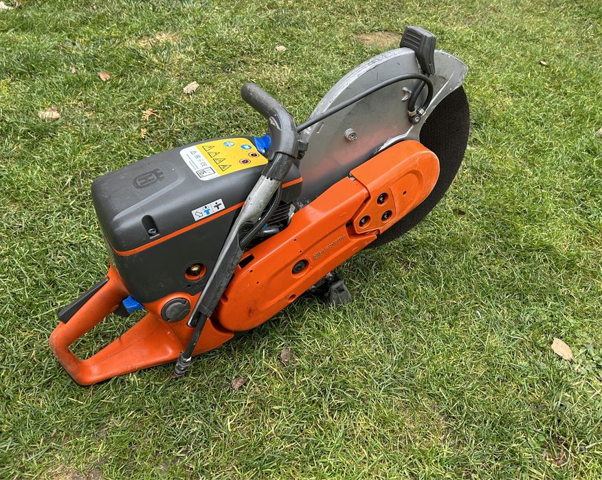 Pila spalinowa do ciecia betonu kostki Husqvarna K770 tarcza 350 mm