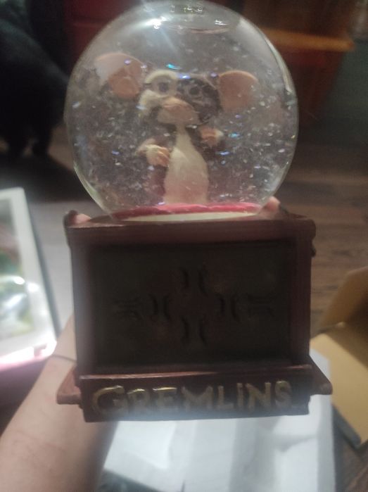 Gizmo snowglobe new