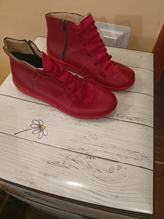 Кросівки жіночі  вживані