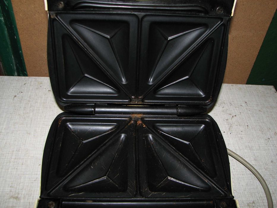 Бутербродница PHILIPS 2400