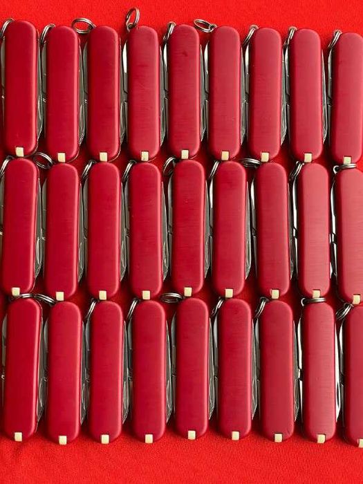 Victorinox Сlassic SD RED Оригинал(БЕЗ рекламы и надписей)