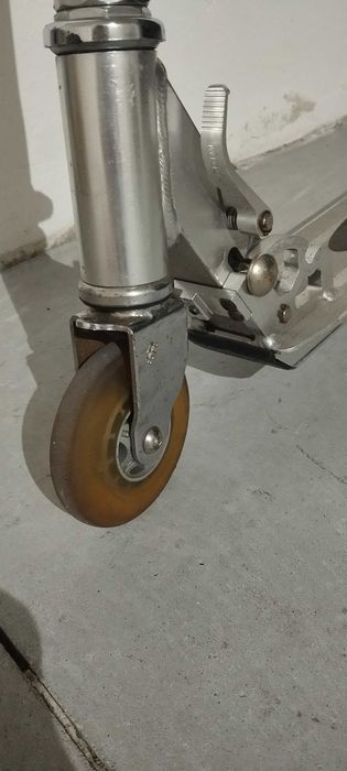 Trotinete alumínio completamente nova