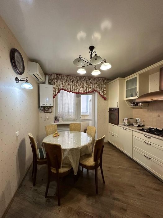 Продам 3-к квартиру з ремонтом, 100 кв.м, на Черемхах (3-247-325)