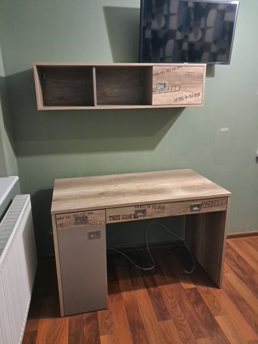 Zestaw mebli młodzieżowych