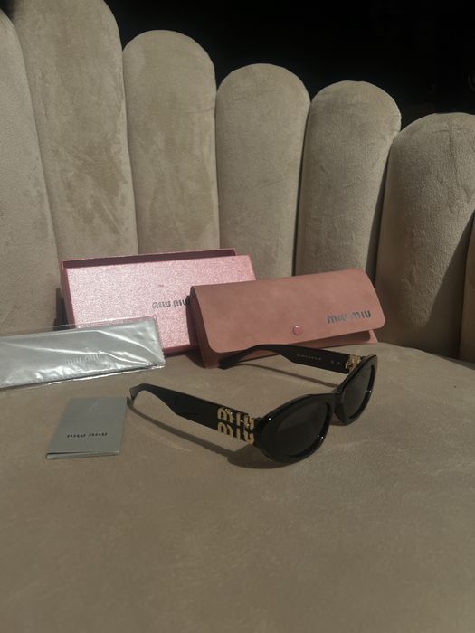 Miu Miu okulary przeciwsłoneczne czarne  – nowe, kompletny zestaw