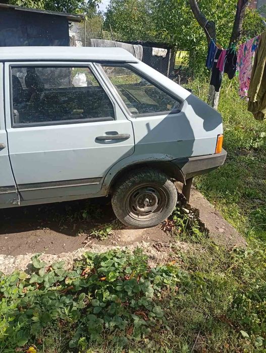 Автомобіль Ваз 21 09