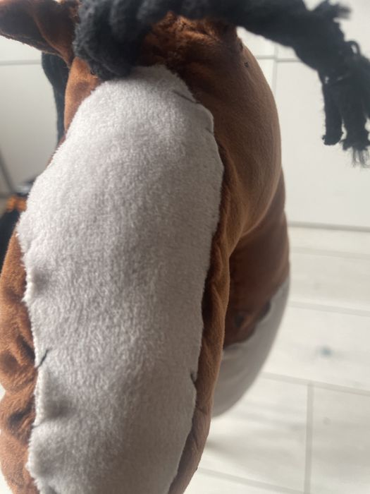 Hobby horse brozowy w białe łatki