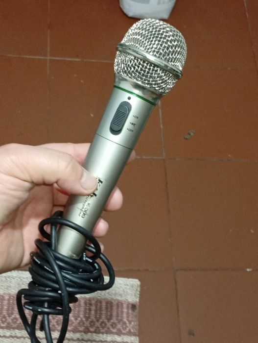 microfone k&k k-309 com fio bem funcional