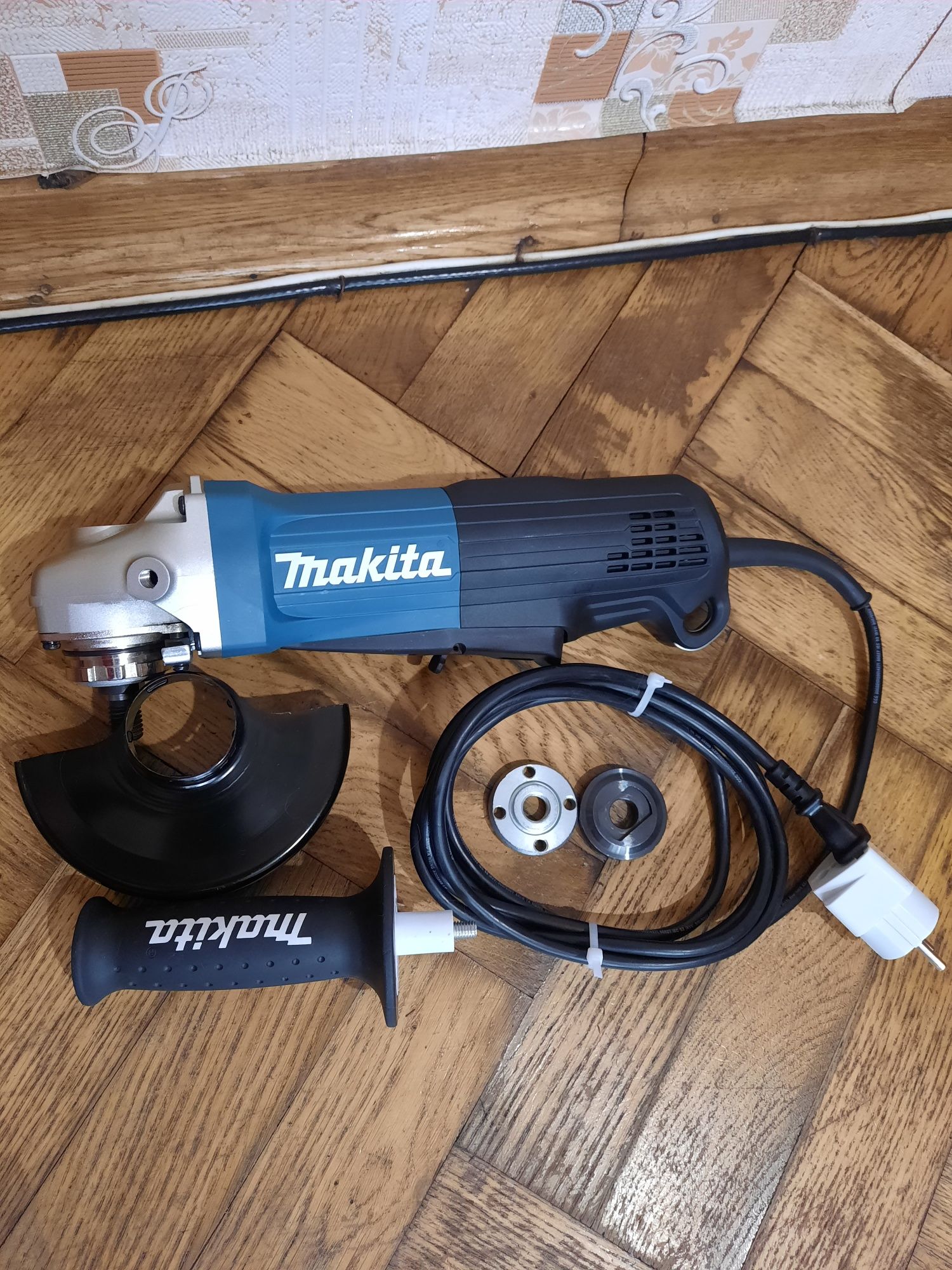 100% оригінал!!Болгарка Makita GA5050,1300вт,круг 125мм: 3 600 грн ...