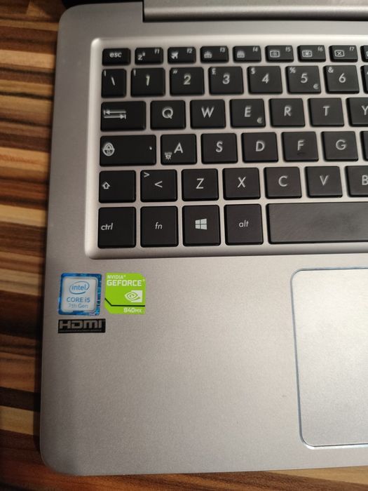 Ігровий ноутбук Asus UX310U/Nvidia GeForce 940MX