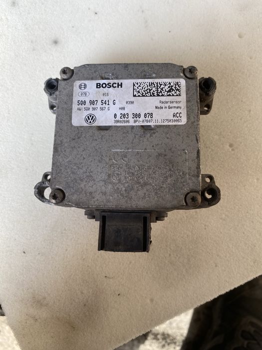 Radar Distronic sensor 5Q090754G VW Golf VII