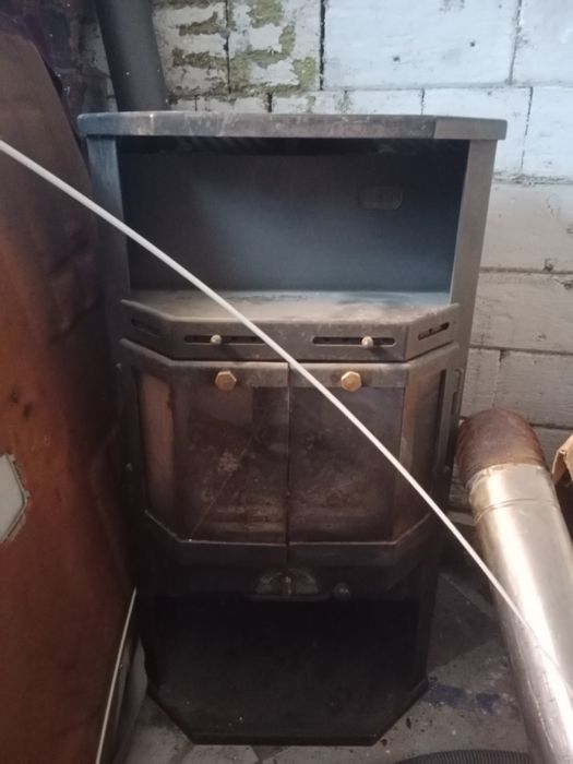 Koza piec wolnostojący kominek