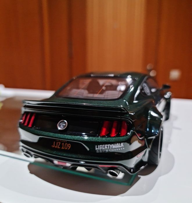 Miniatura Ford Mustang 1:18