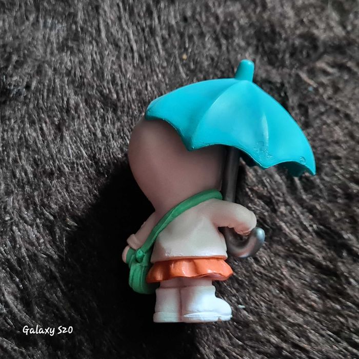 Миниатюрная игрушка, девочка с зонтиком