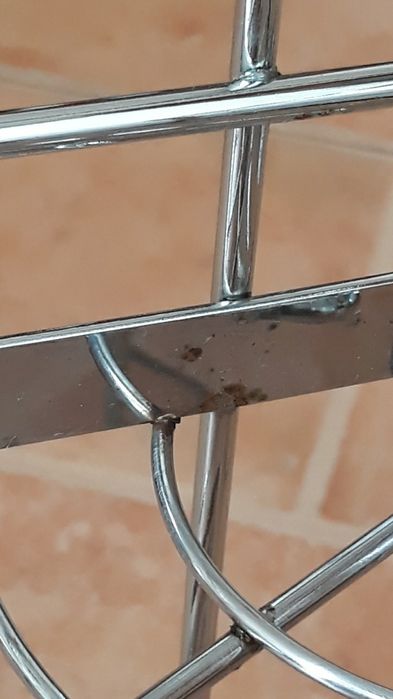 Металлическая полочка для ванной