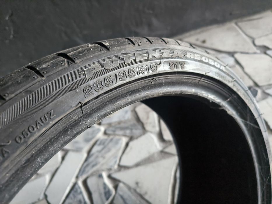 2 pneus 235/35/19 Bridgestone