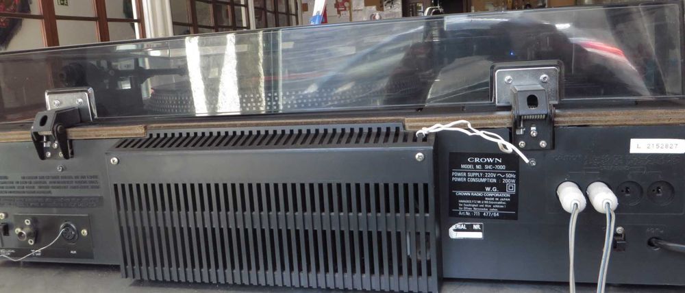 Gira discos, rádio, gravador de cassetes CROWN SHC-7000