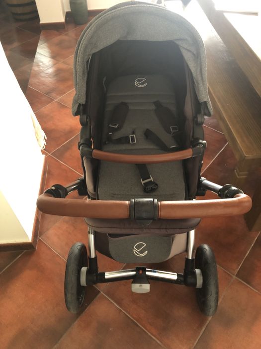 Carrinho Jane trio Kawai.Carrinho passeio; alcofa; base isofix; ovinho