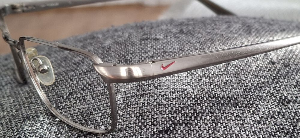Sprzedam oprawki najk tytanowelekie stan nowe bez opakowania