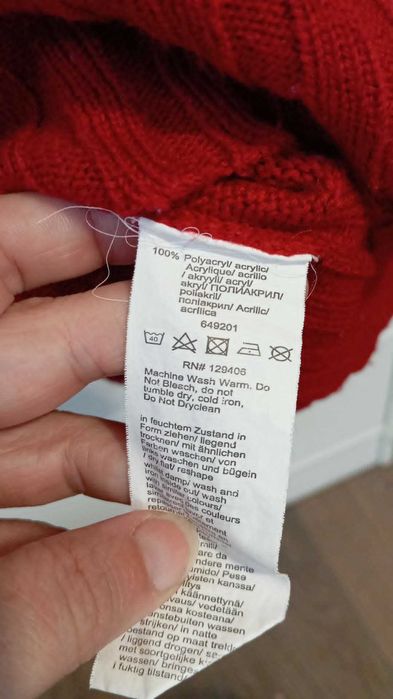 Sweter z dekoltem V