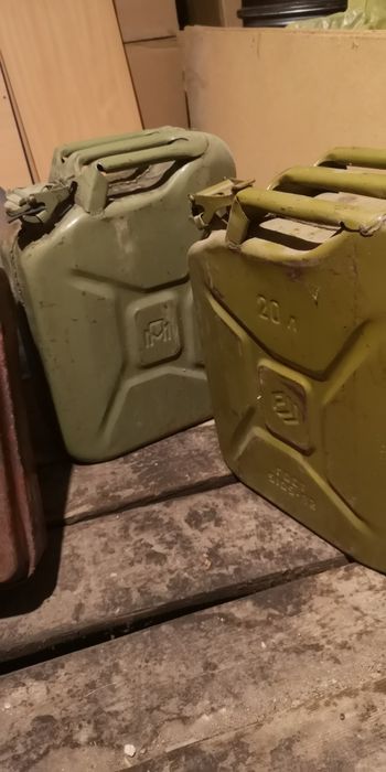 Канистры метал 20 л .