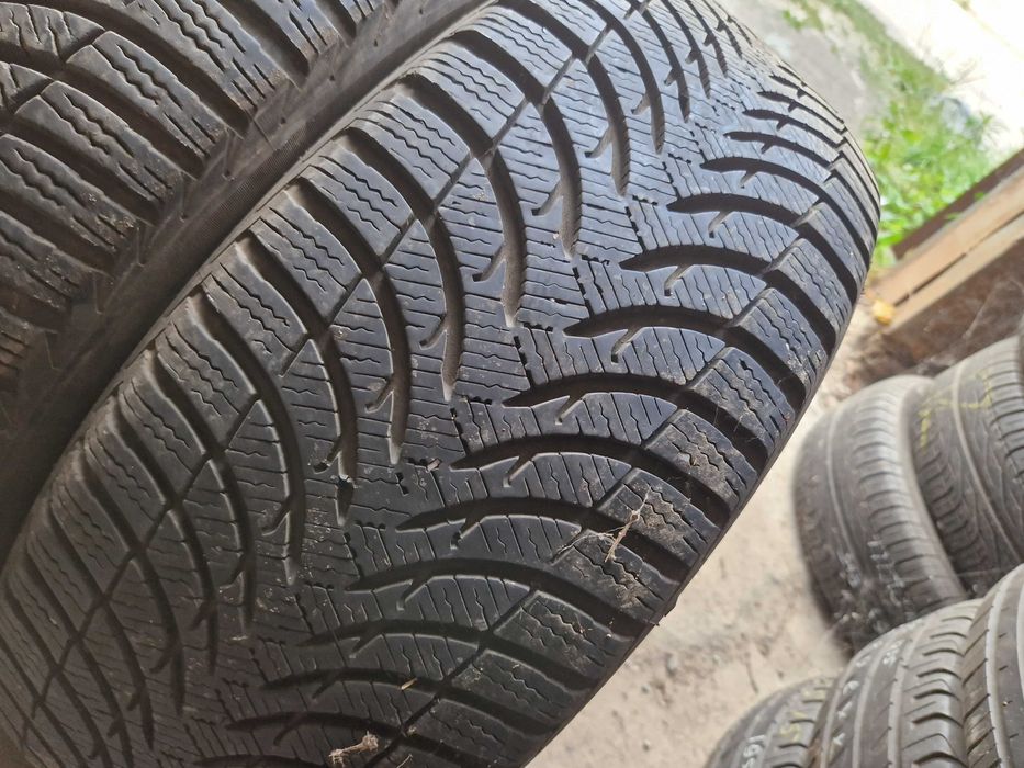 шини зима 215 55 R16 Michelin Alpin A4