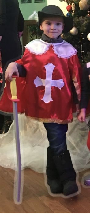 Новорічний костюм мушкетера