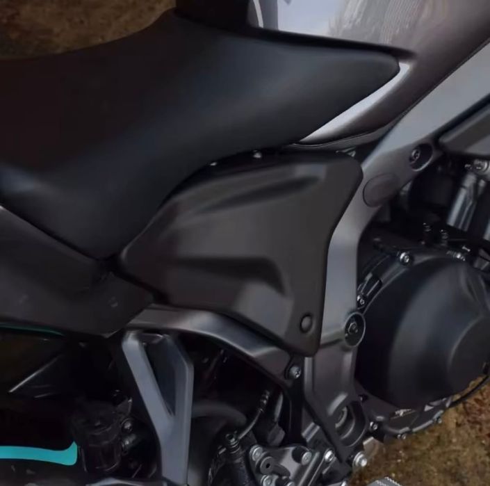 Carenagem lateral Espólio lateral MT-09