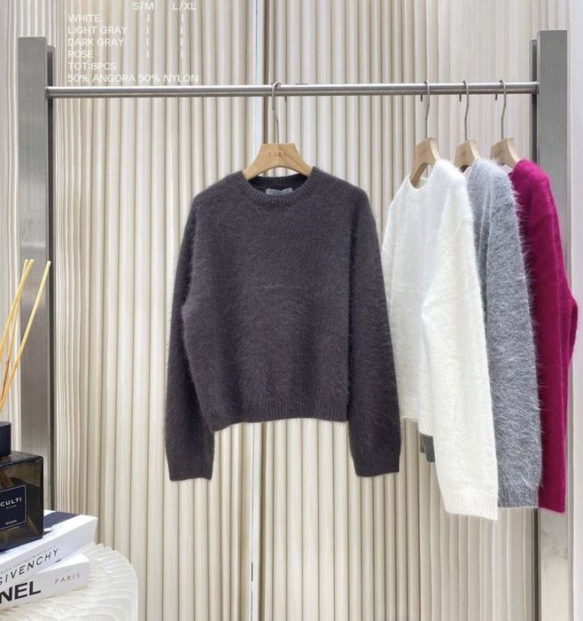 Теплі пушисти светри від італійської фабрики lara