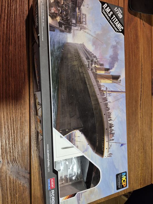 Model statku Titanic do składania