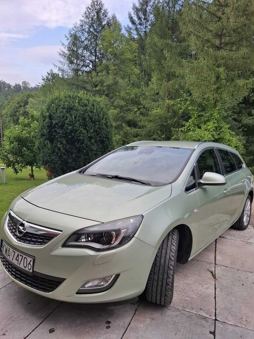 Opel Astra J 1.4 TURBO 2011 benzyna,  WEBASTO, bogate wyposażenie