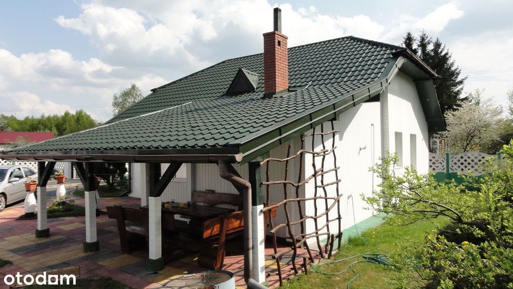 Bardzo zadbany, gotowy do zamieszkania dom + działka 4630 m kw.+garaże
