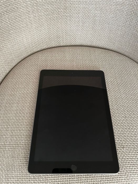 iPad 6  128 gb. LTE