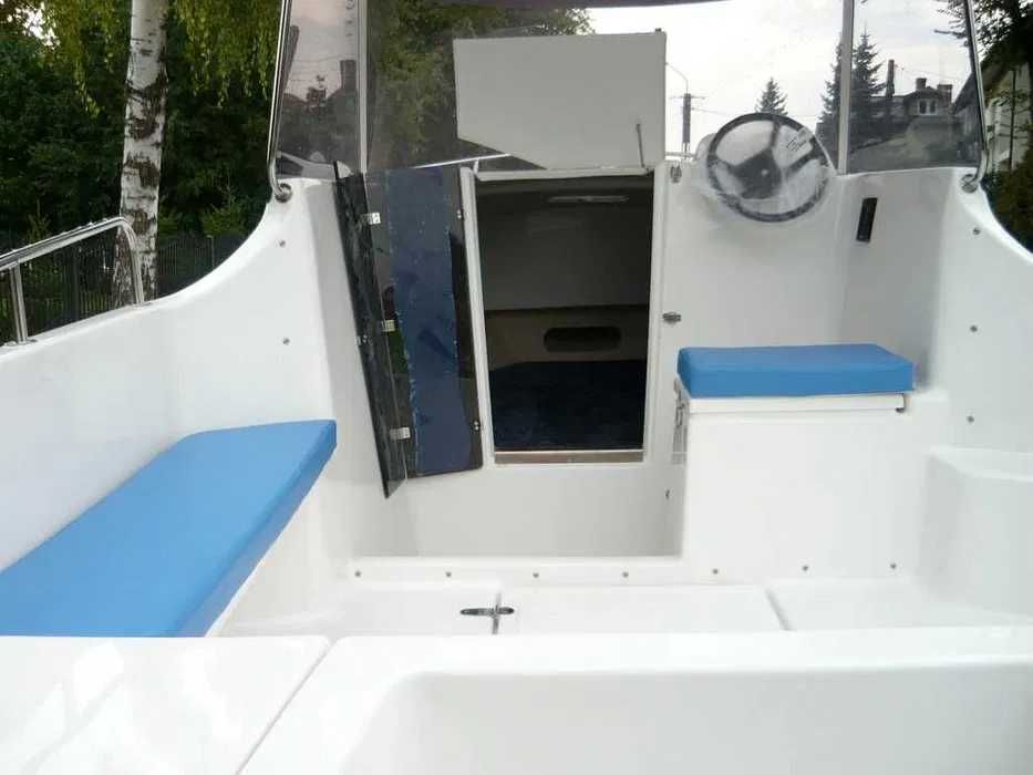 Łódź rekreacyjna Pilothouse 540