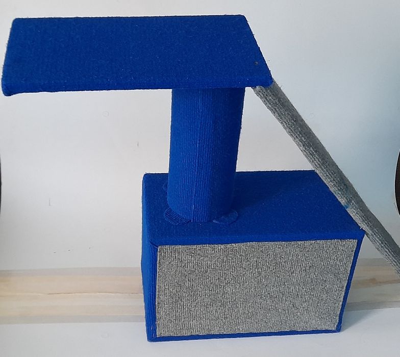 Домик для кошки, лежанка.