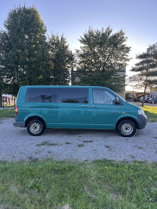 Volkswagen T5   9 osobowy transporter