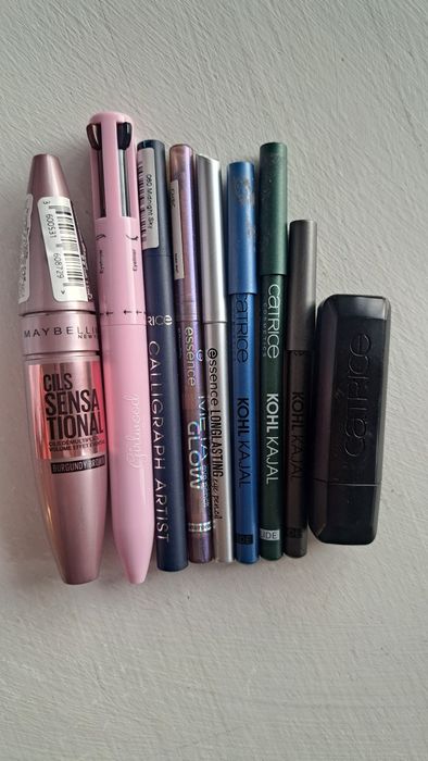 Лот косметики Maybelline Catrice Essence (531 гривня за все на фото)