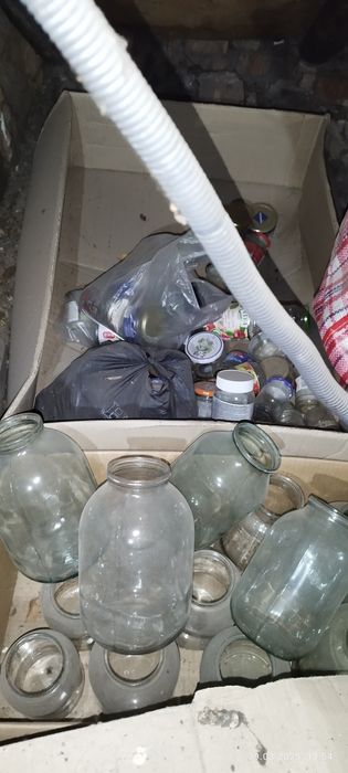 Продам банки от 3 л до 0,5.