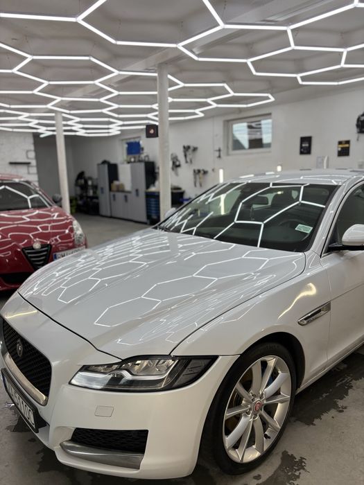 Jaguar  Xf  x260