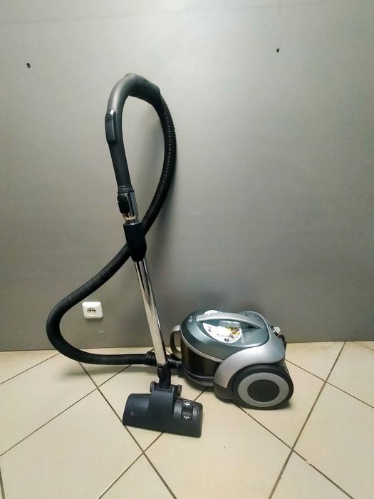 Пылесос LG VK7816R