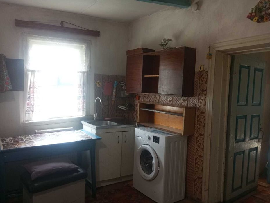 Продам затишний Будинок в центрі села ціна договірна