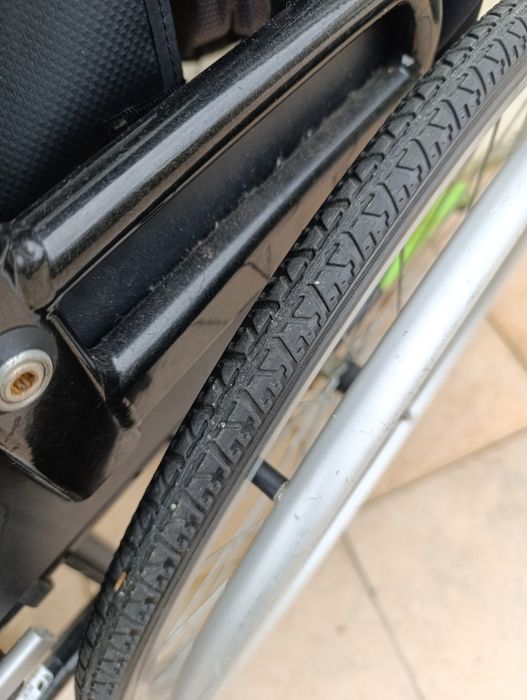 Cadeira de rodas usada