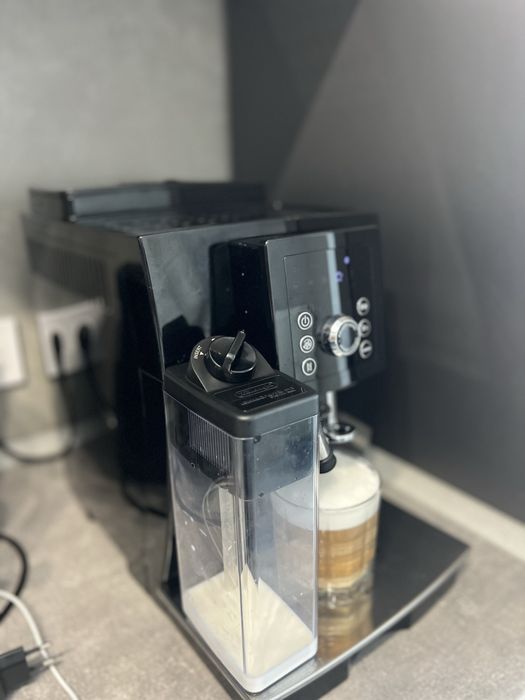 Кавомашина кавоваркаDelonghi Cappuccino Smart  ECAM 23.450.B кавоварка