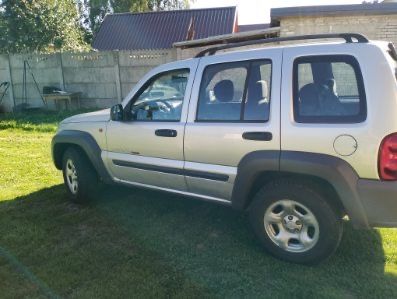 Jeep cherookee KJ 2004