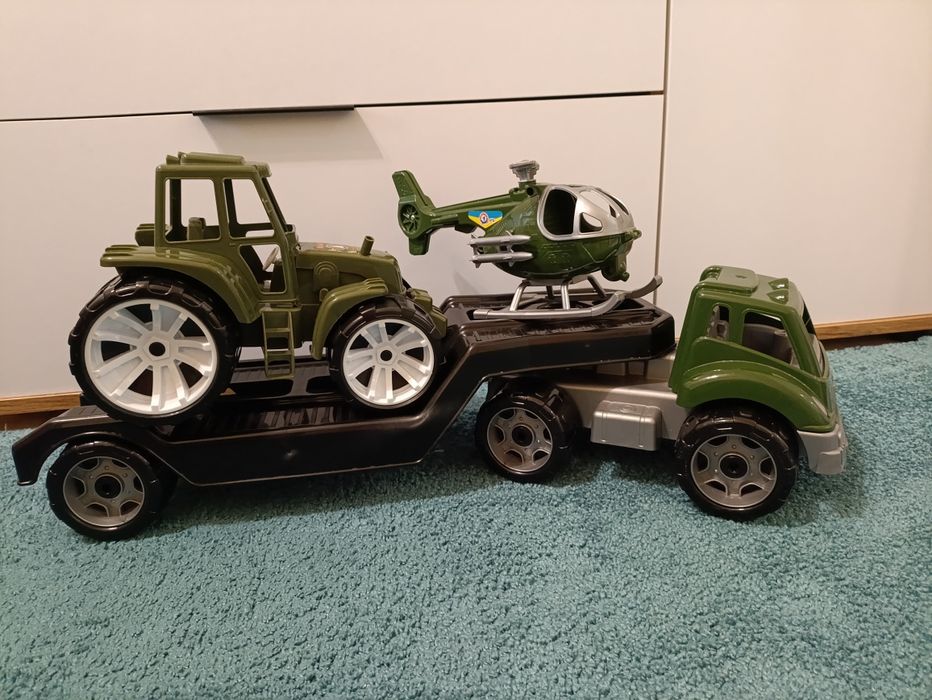 Продам набір "Військовий транспорт"