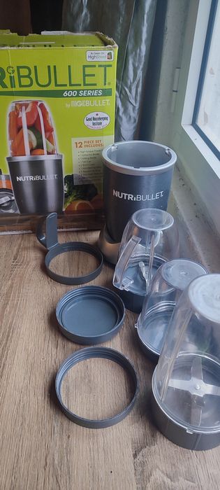 Nutribullet 600- Com todos acessórios extras