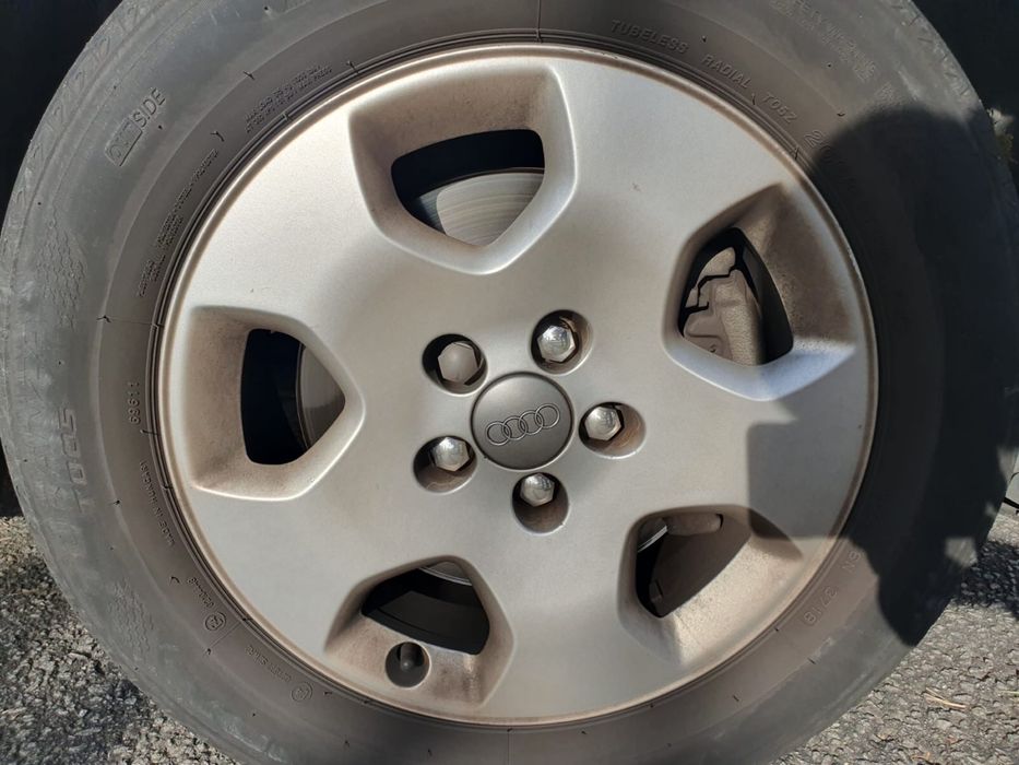 Vendo 4 Jantes 15  e 4 Pneus  205/60R15